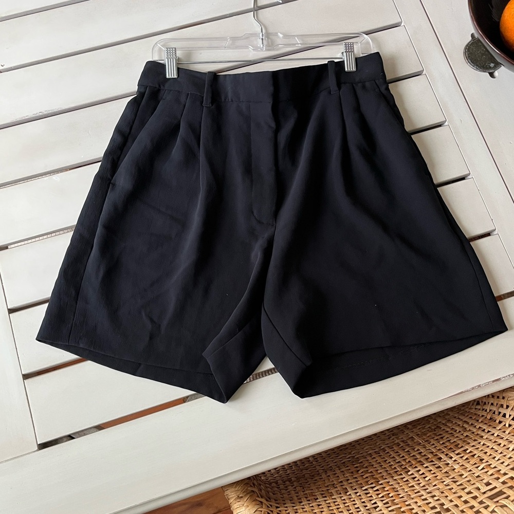 Wilfred Black Crepe Shorts Sz 12 With Pockets